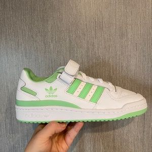 Adidas Low Forum  White/Green sz 7